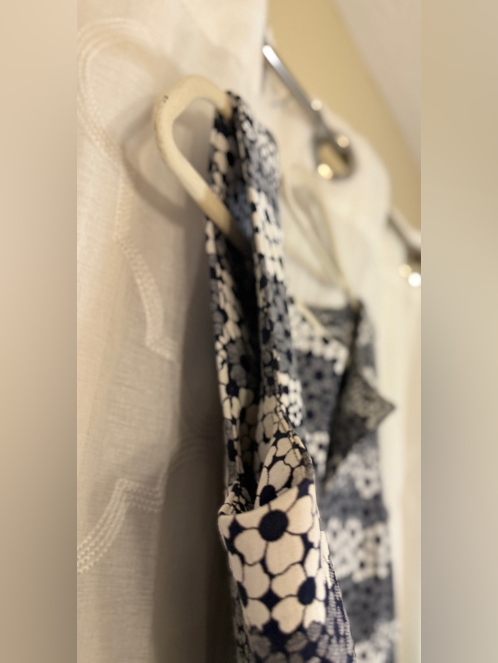 Karl Lagerfeld Paris Black White Floral Sheath Dress Size 8 Chic Career Classic - Picture 8 of 15